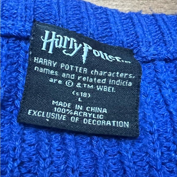Harry Potter Ravenclaw Cropped Sweater - Picture 4 of 4
